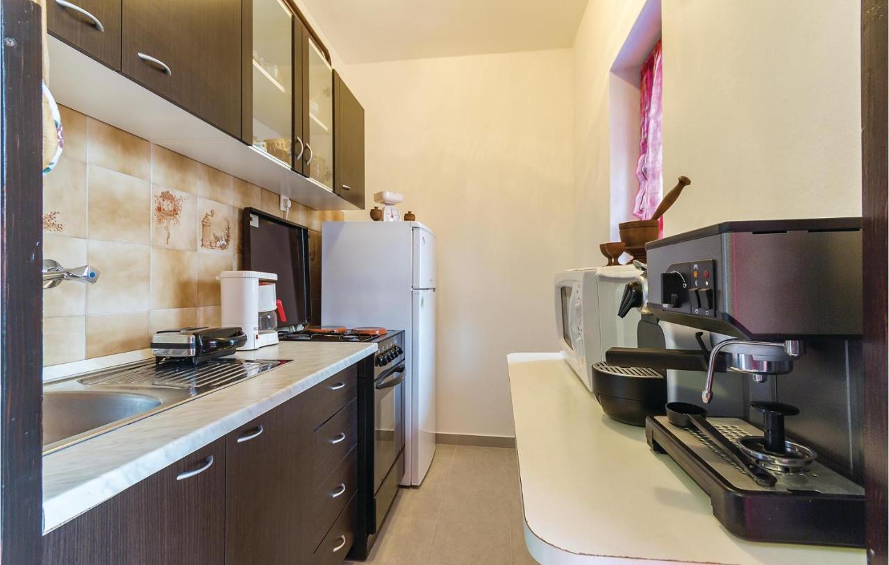 3 Bedroom Beautiful Apartment In Medulin Bagian luar foto