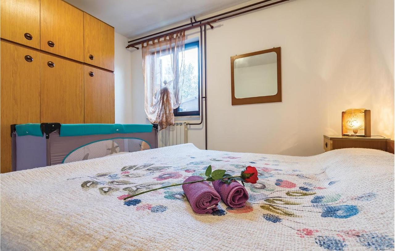 3 Bedroom Beautiful Apartment In Medulin Bagian luar foto